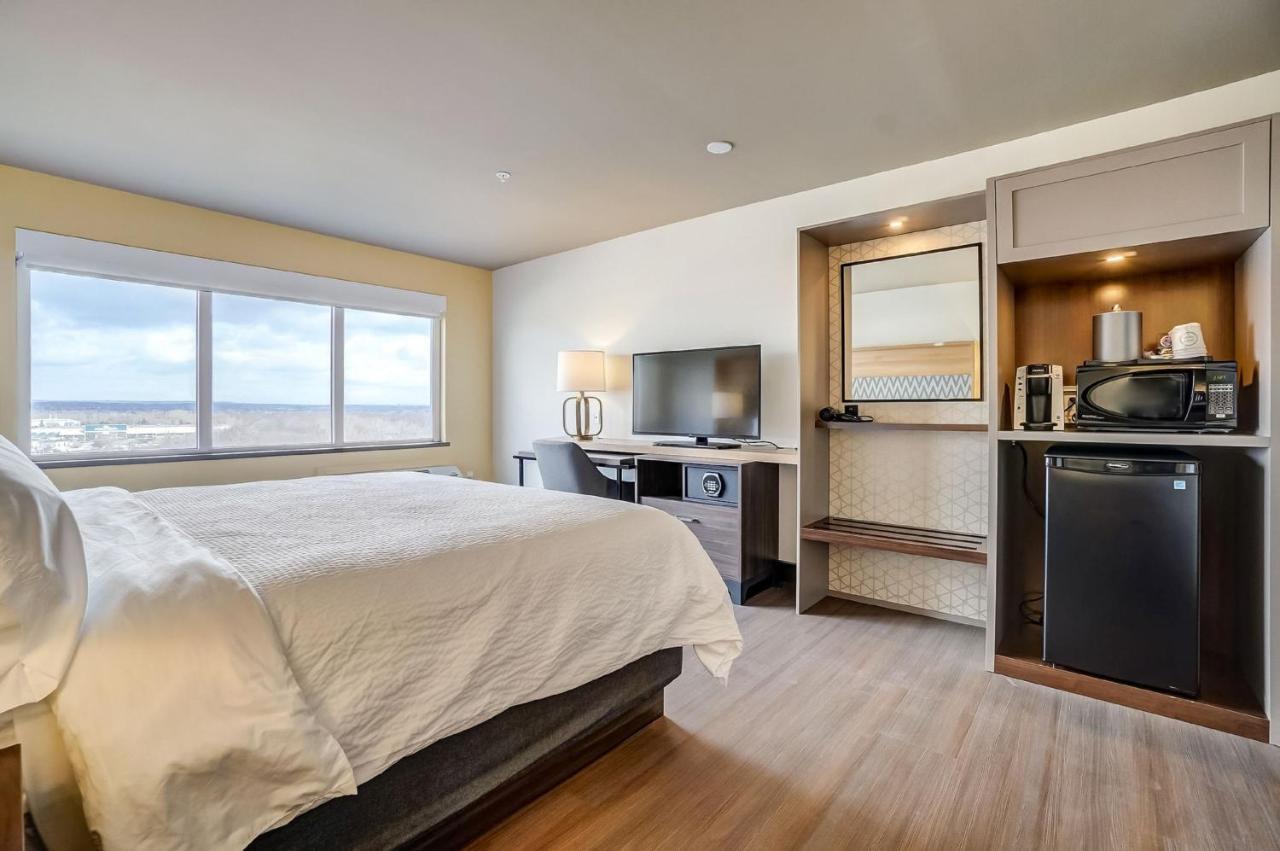 - Ottawa By Ihg Hotel 3*